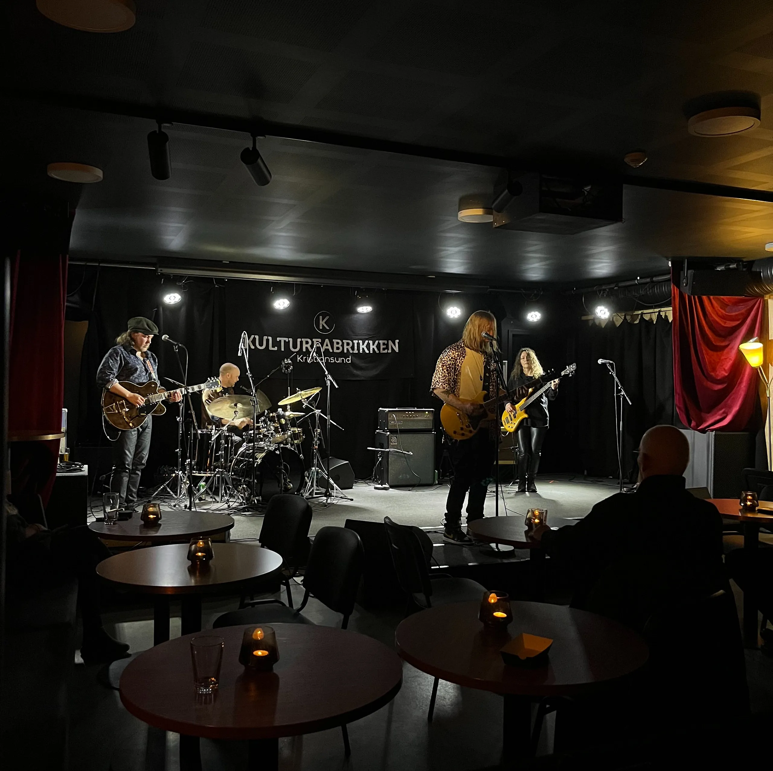 Konsert på klubbscenen